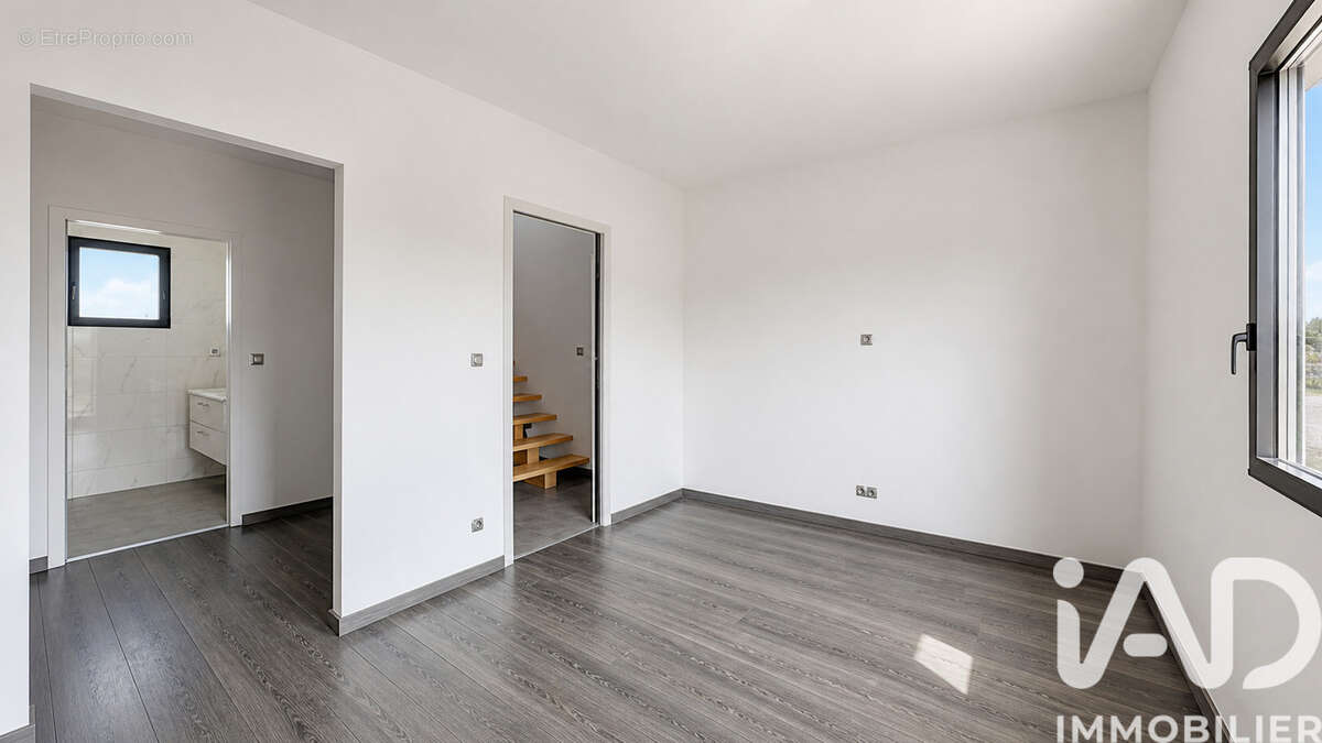 Maison 149 m² à Migne-Auxances  - photo 8