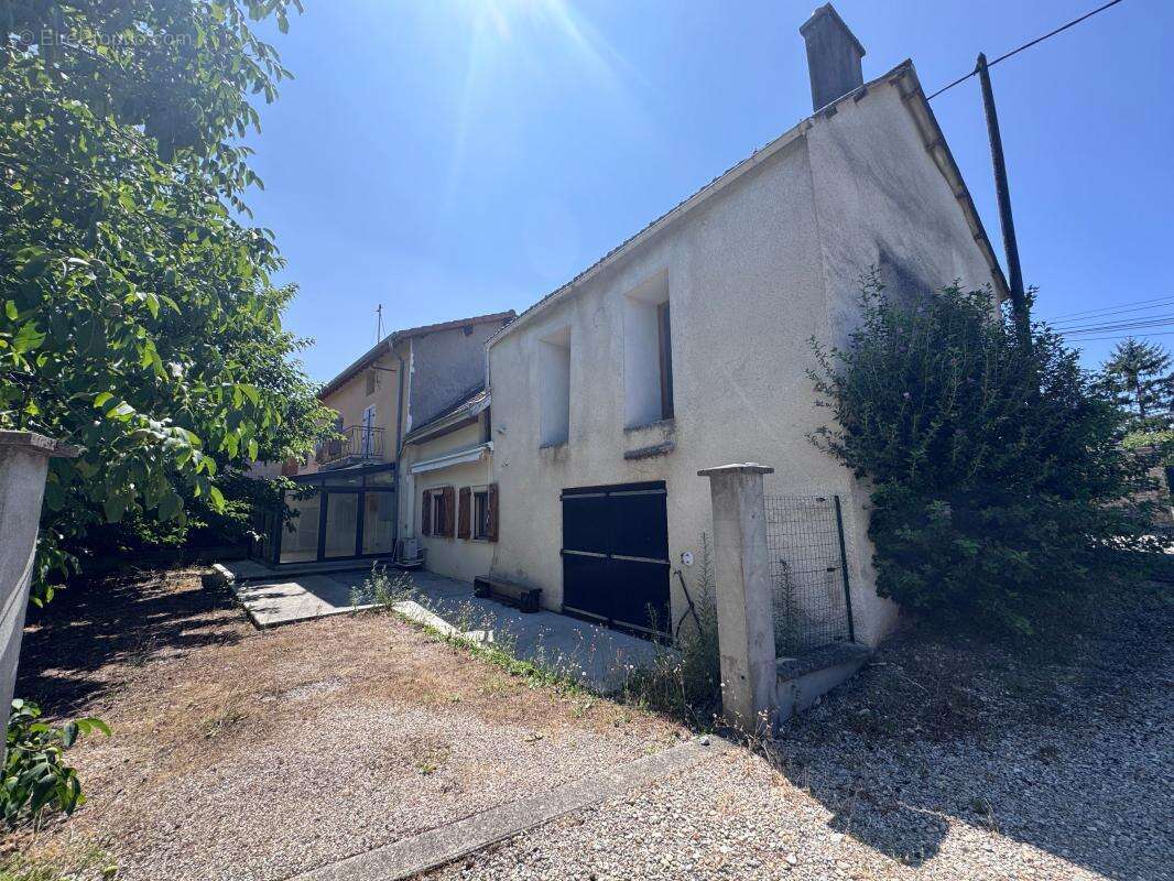 ORPI Crémieu vous propose à la vente cette ancienne dépendance à fort potentiel ! - photo 2