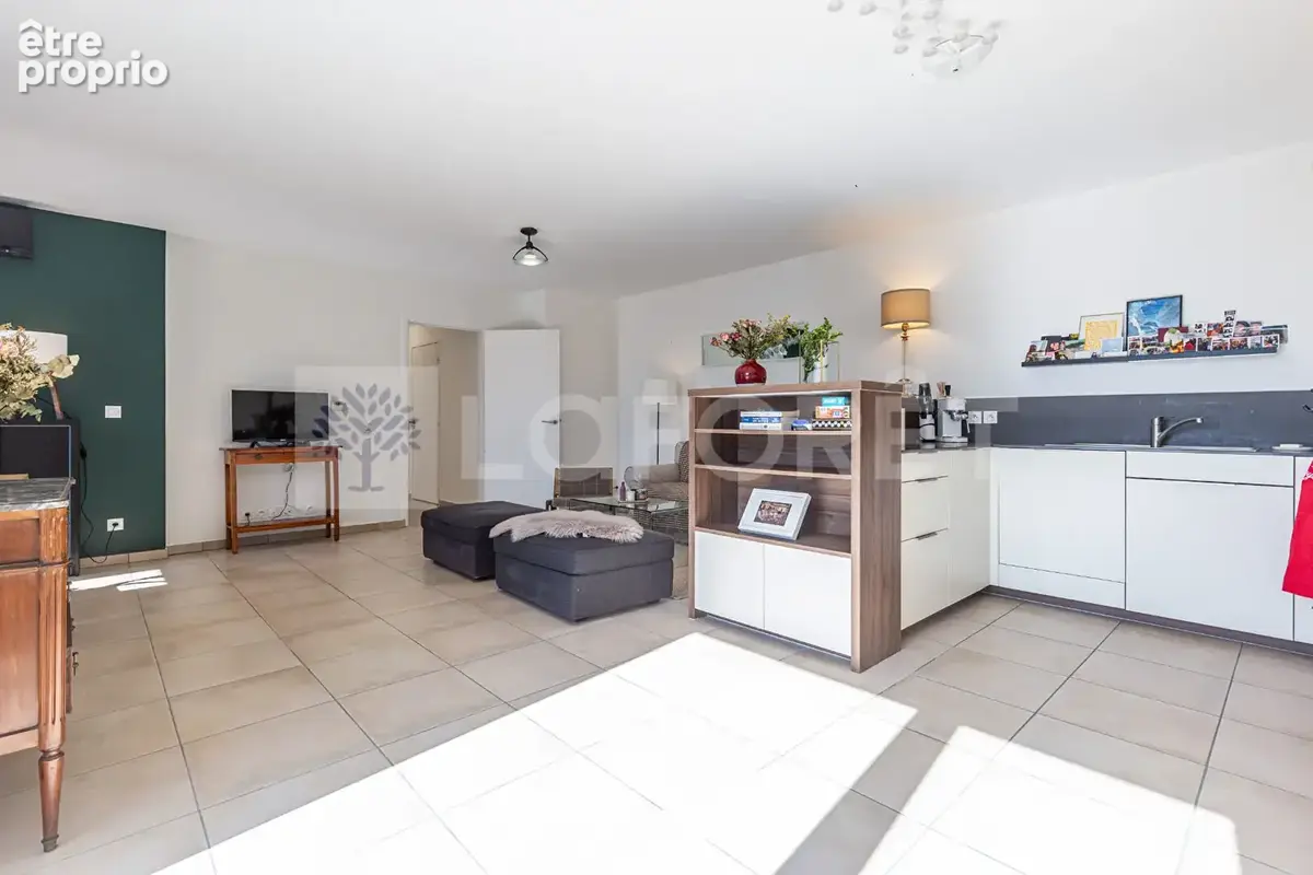 Agence immobiliere laforet - "agave" - appartement t3 traversant de 78,80 m² - balcons - garage en sus - dernier etage - vue deg - photo 7