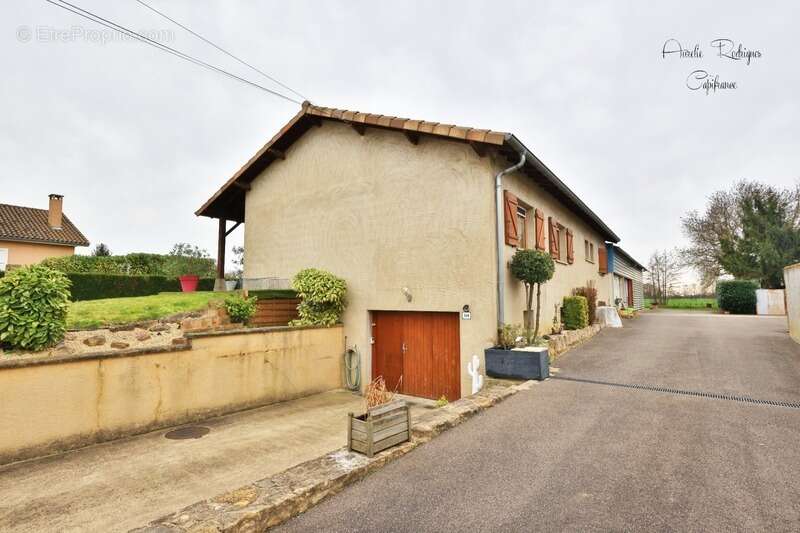 Maison à CRECHES-SUR-SAONE