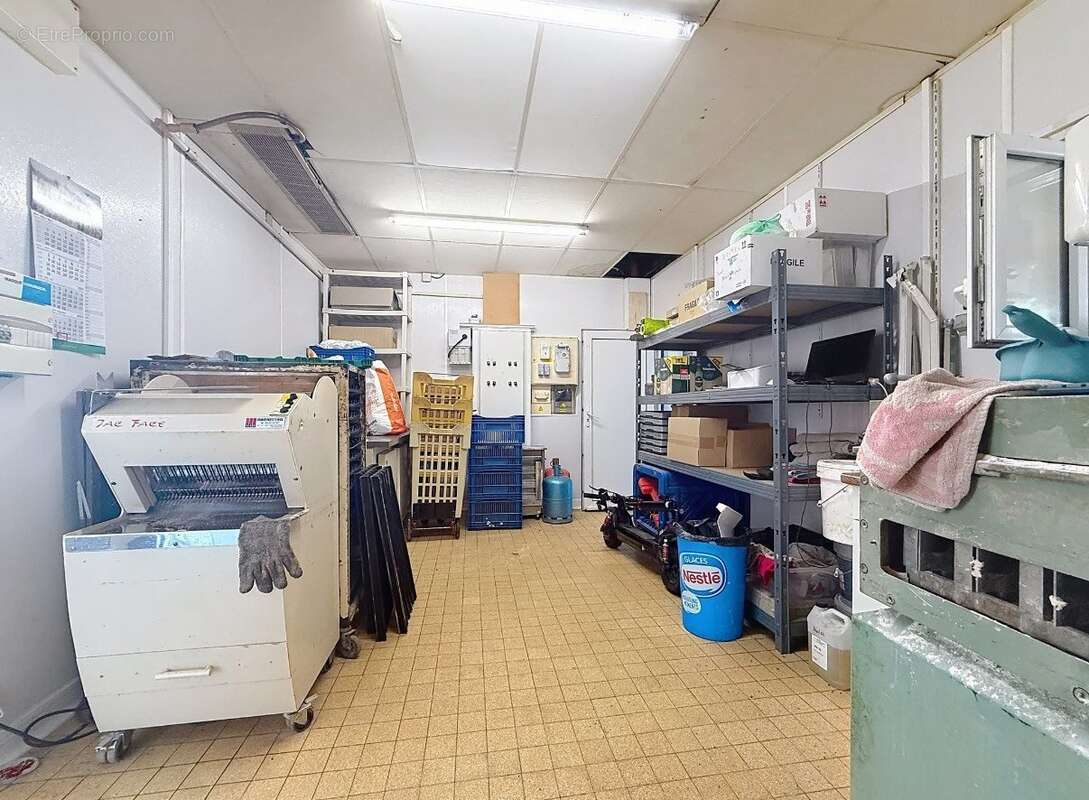 Boulangerie, fonds de commerce 220 m2 Coudekerque-Branche. - photo 2