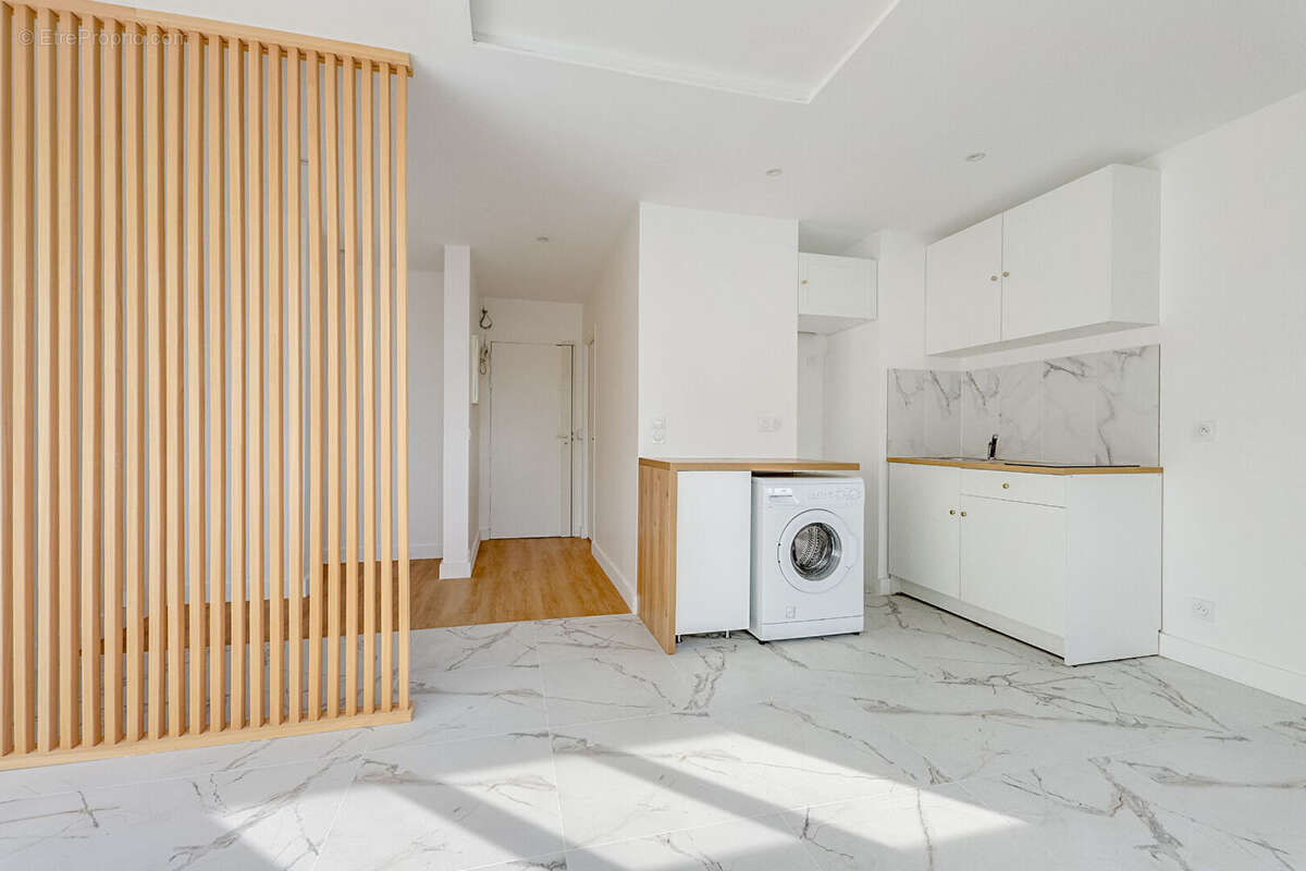 Appartement à PARIS-14E