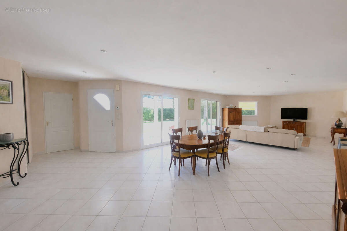 RARE, Villa plain-pied 150 m², 4 chambres, Terrain 1362 m², Double garage - photo 15