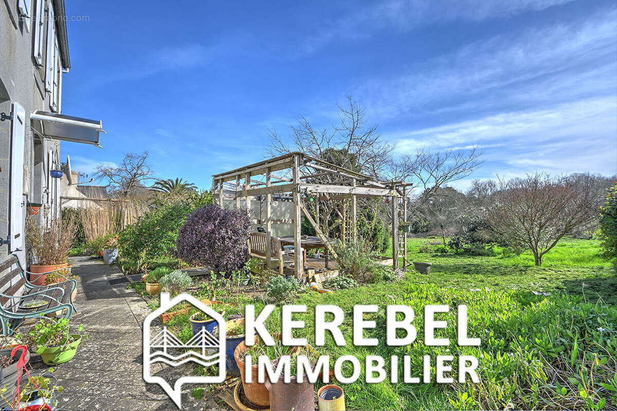 Maison à LOGONNA-DAOULAS