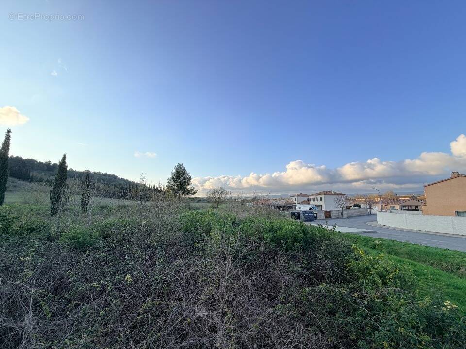 Terrain à VILLEGAILHENC
