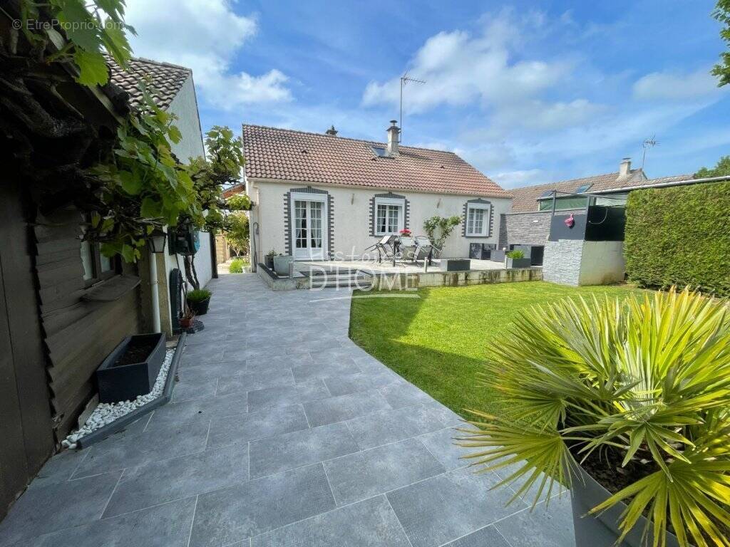 Maison à ROZAY-EN-BRIE