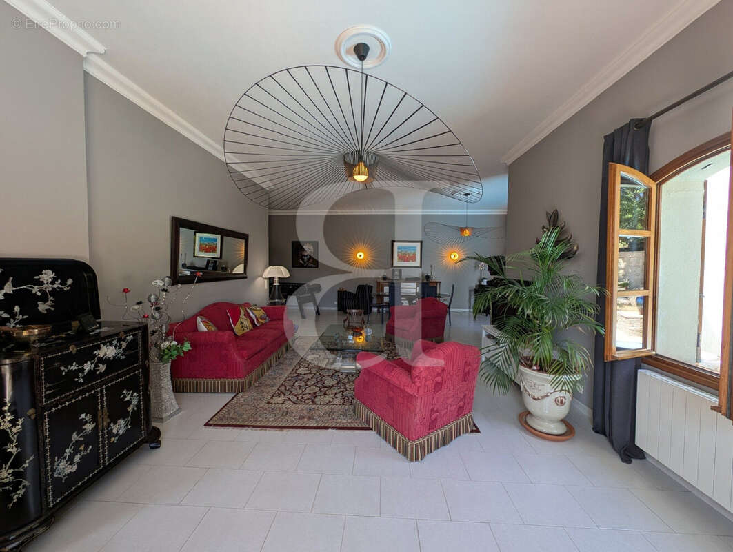 Maison à VAISON-LA-ROMAINE