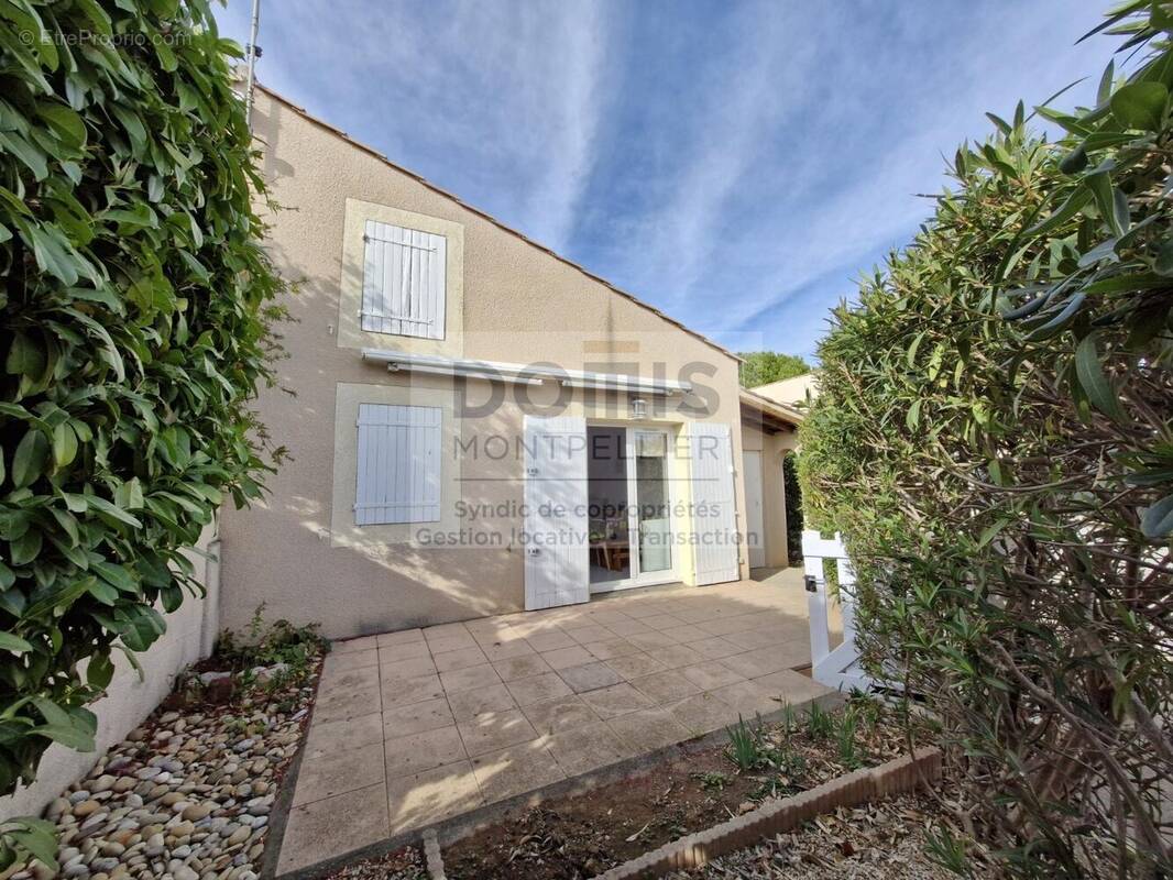 Maison à VIC-LA-GARDIOLE