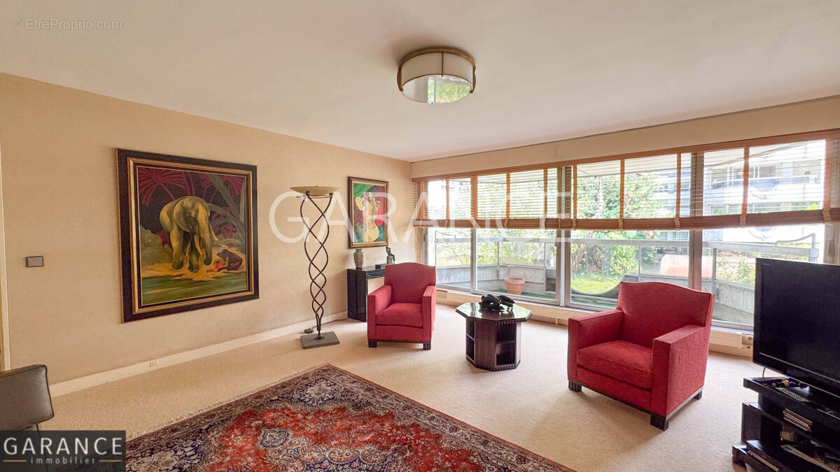 Appartement à PARIS-14E