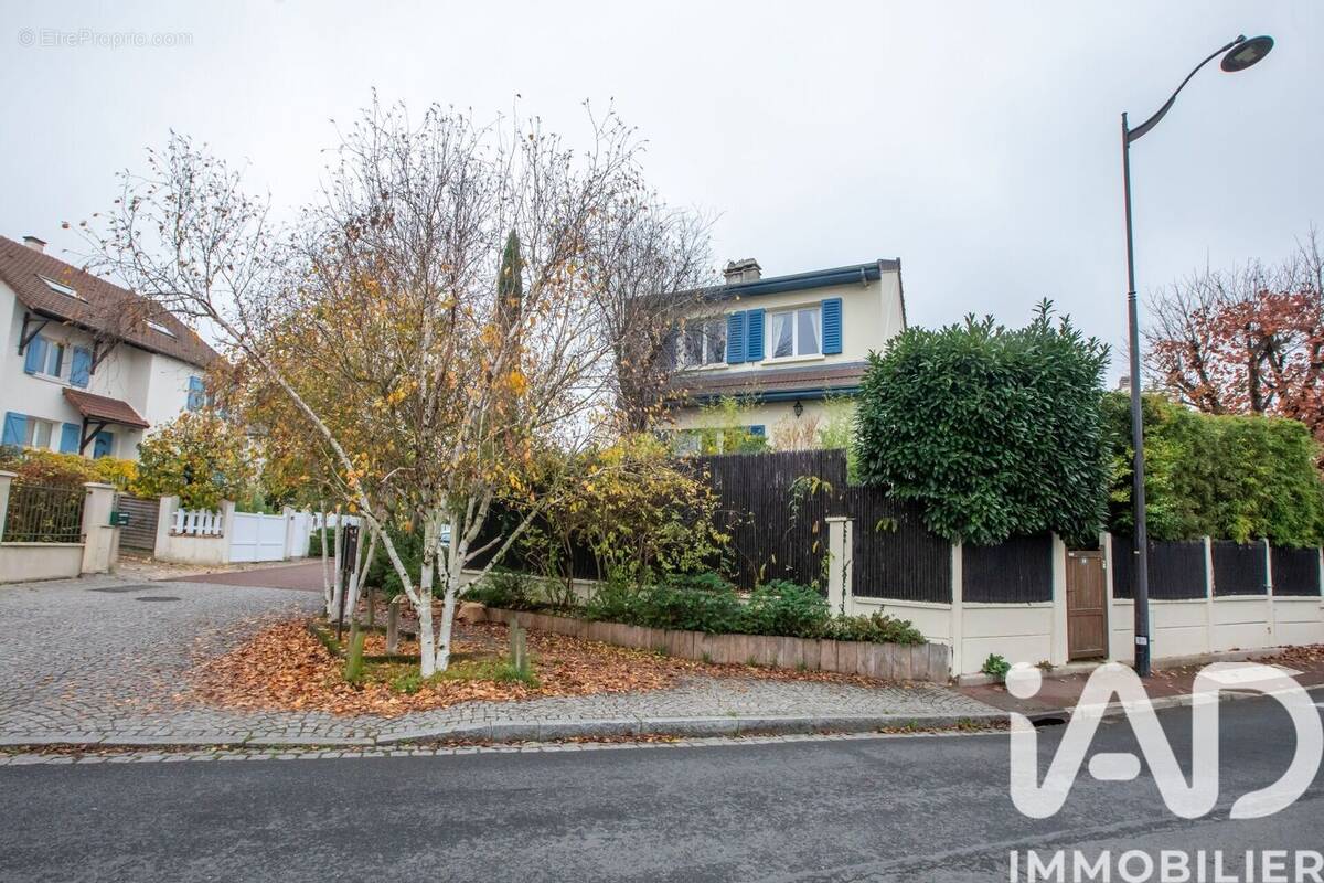 Photo 1 - Maison à RUEIL-MALMAISON