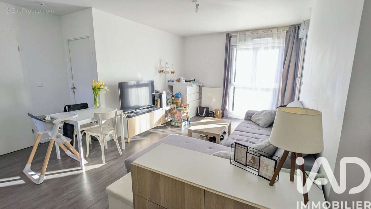 Photo 2 - Appartement à SAINT-JEAN-DE-BRAYE