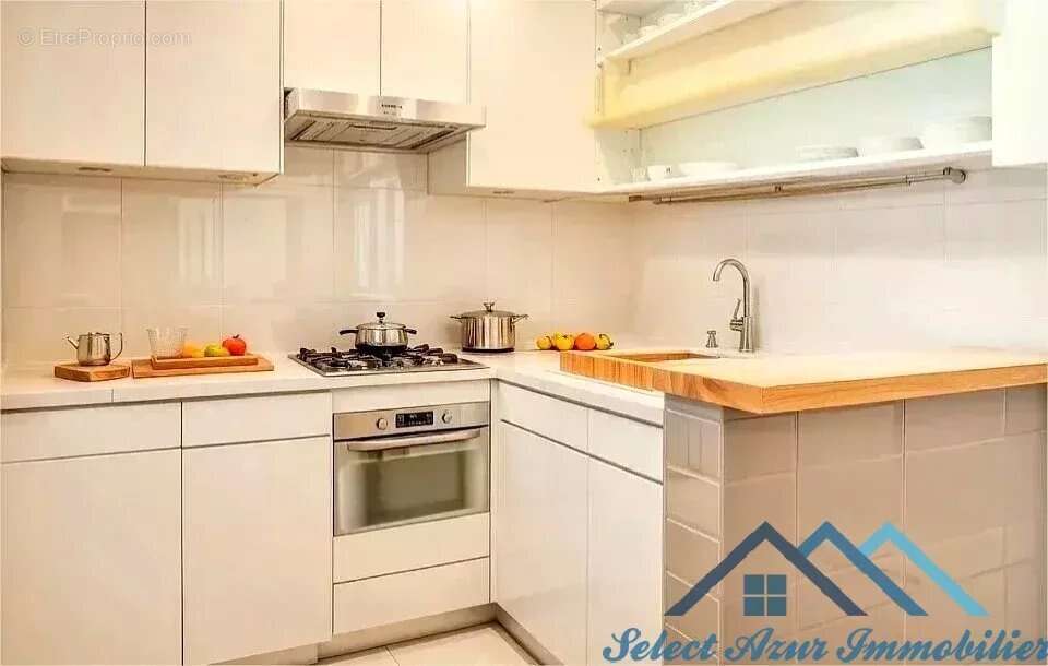 Appartement à SAINT-LAURENT-DU-VAR