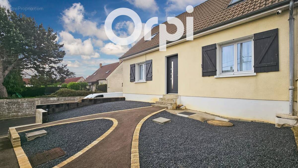 Maison à EPINEUSE