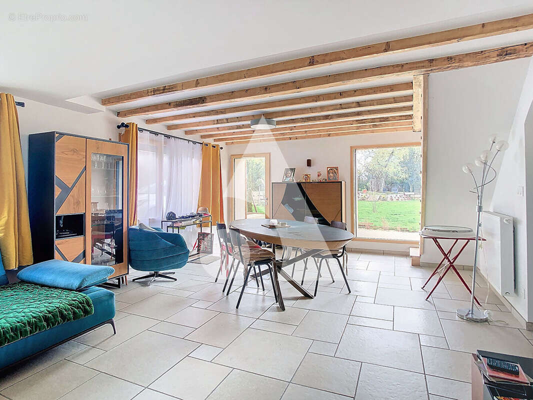 Maison à AVEIZE