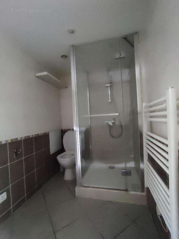  - Appartement à VILLEURBANNE