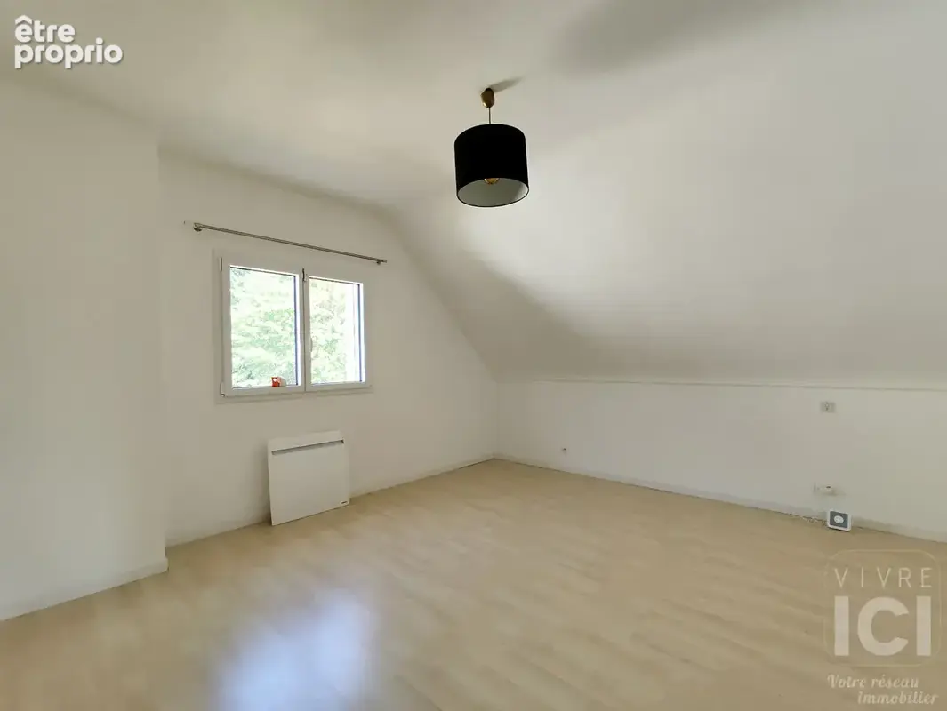 À vendre  maison 157 m², 5 chambres, en impasse, au calme absolu. - photo 13