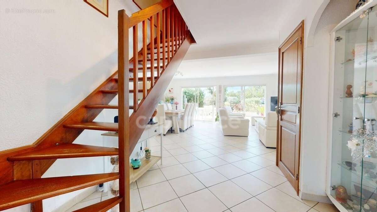 Maison à vendre 5 pièces GAREOULT (83) - photo 25