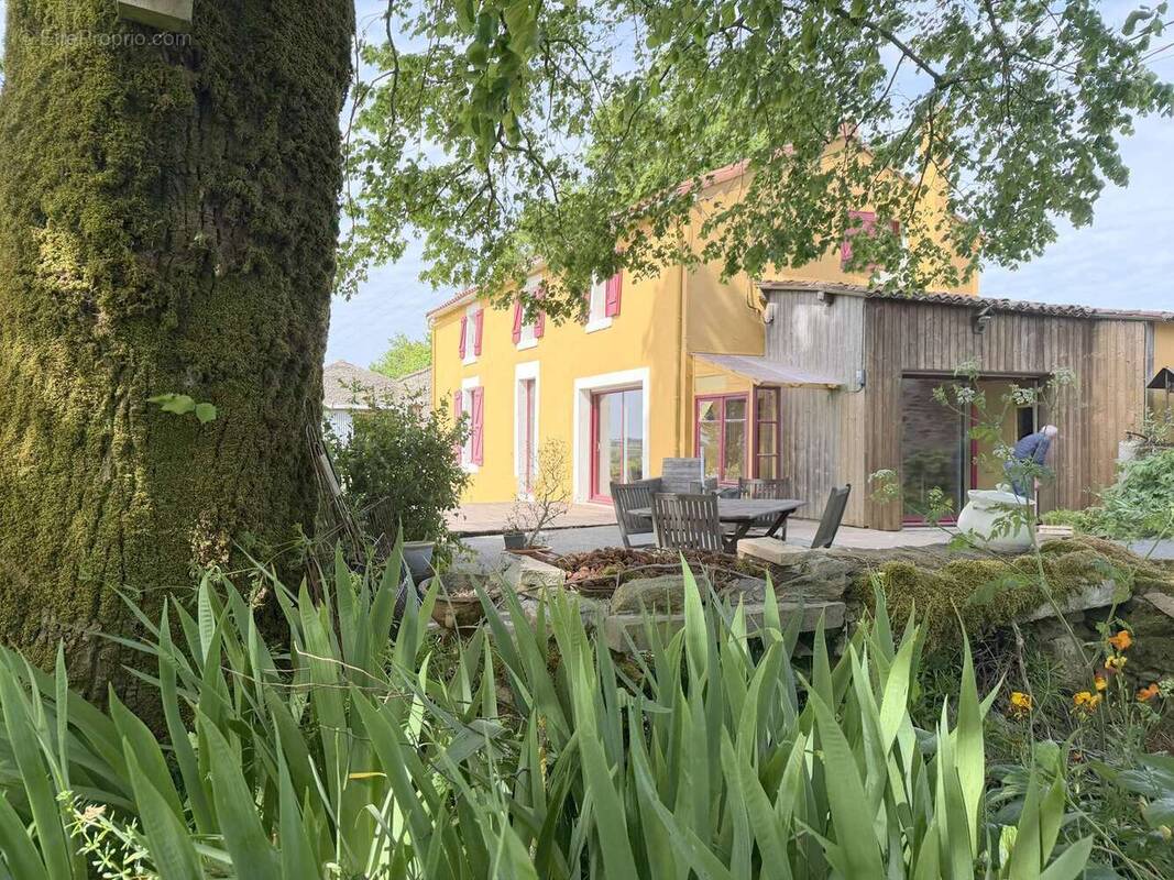 Maison à BREUIL-BARRET