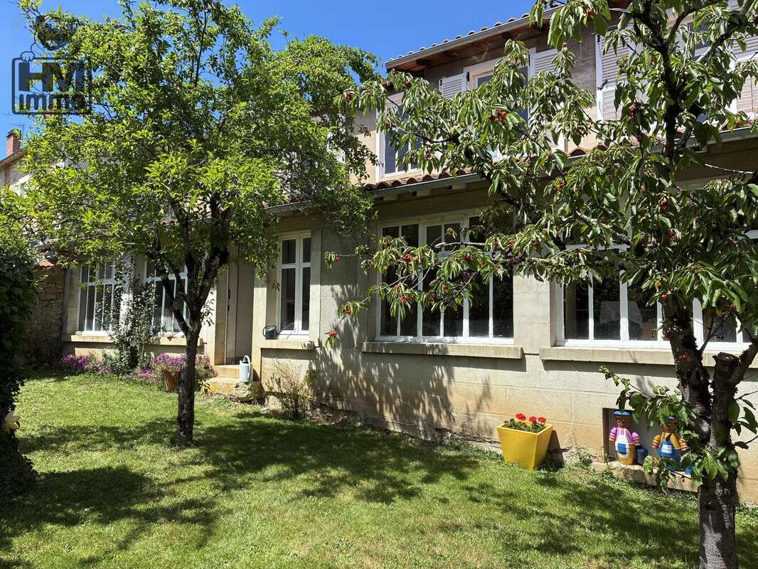 Maison 166 m² à Saint-Junien  - photo 2