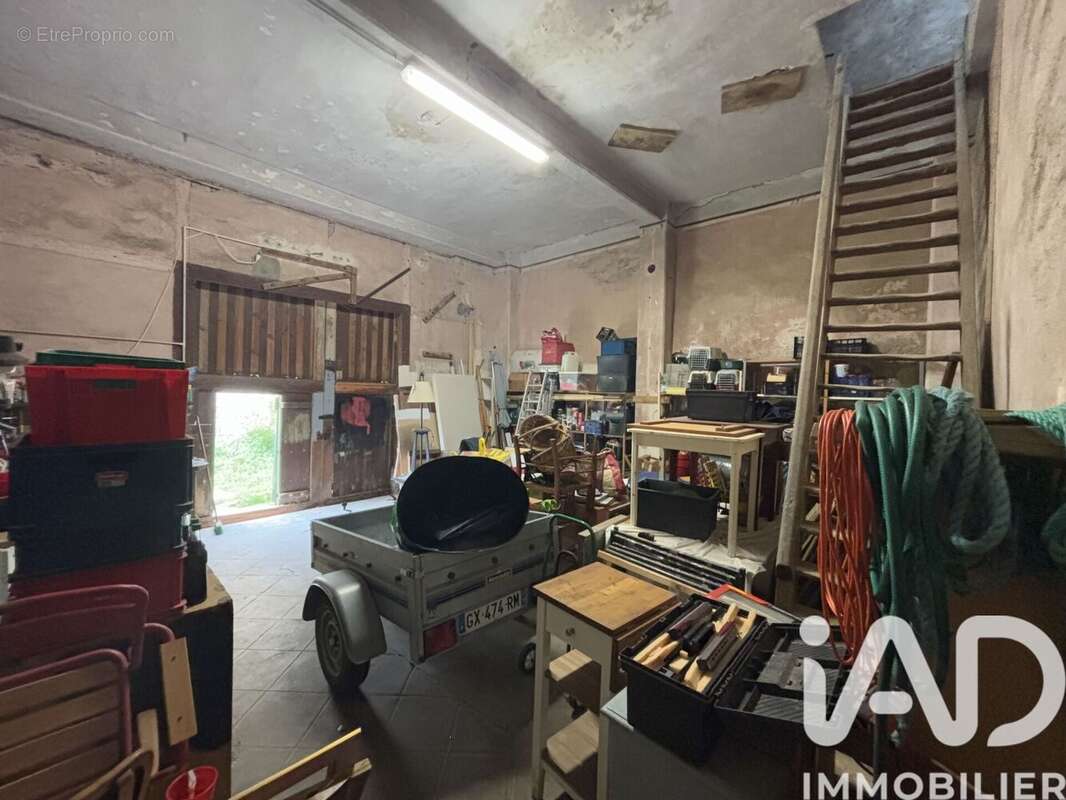 Photo 3 - Parking à VENTENAC-EN-MINERVOIS