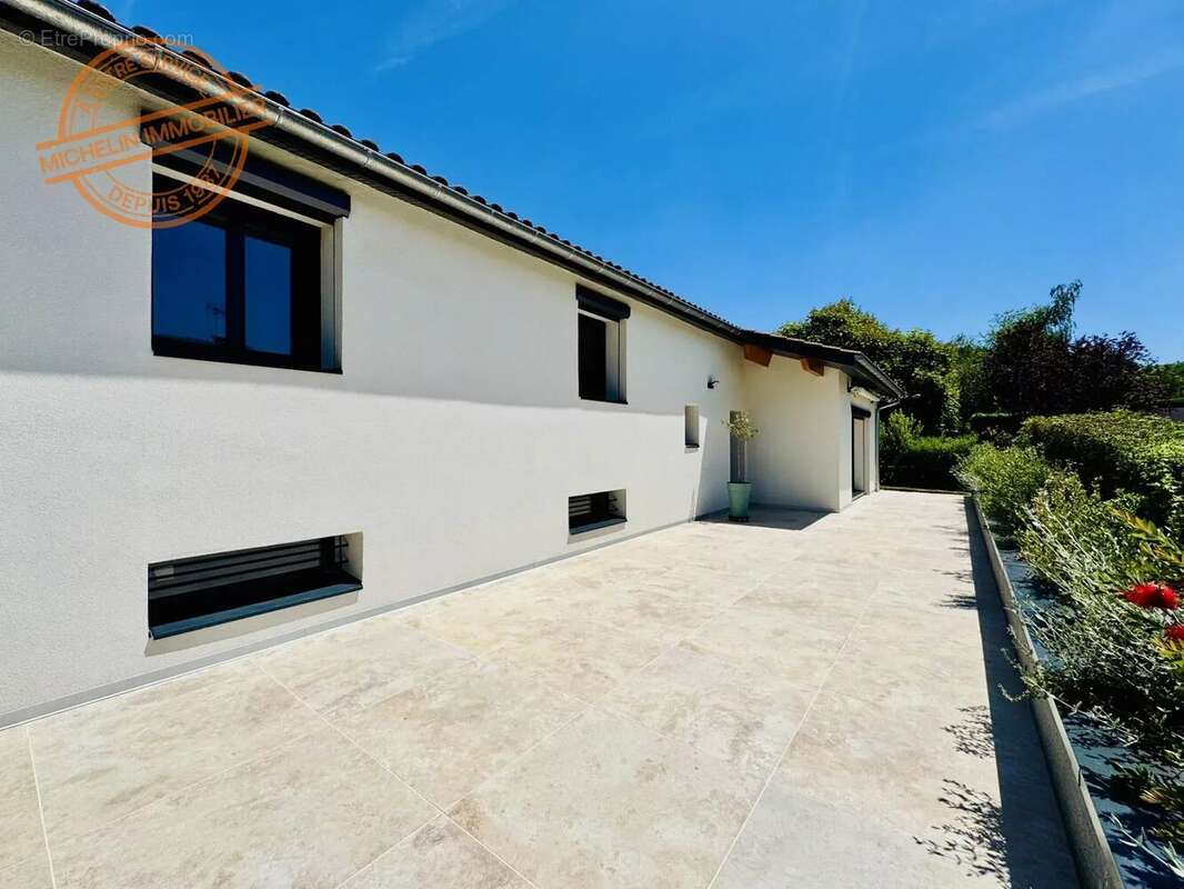 Maison à CHAMPAGNE-AU-MONT-D'OR