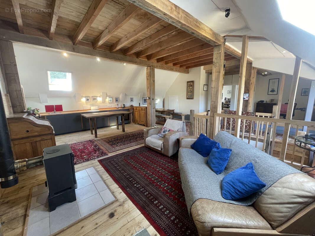 Maison à LA TOUR-D'AUVERGNE