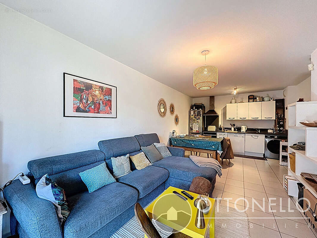 Appartement à ROQUEBRUNE-SUR-ARGENS