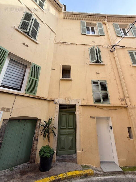 Appartement à HYERES