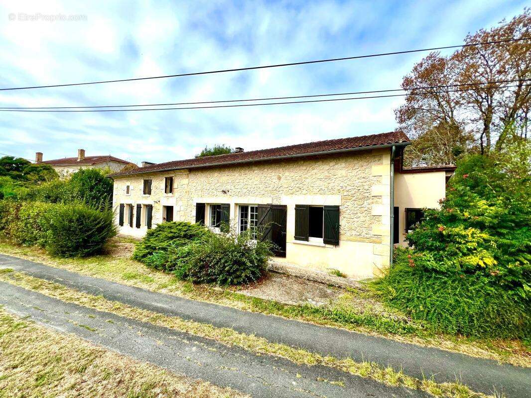 Maison à MONTPEYROUX