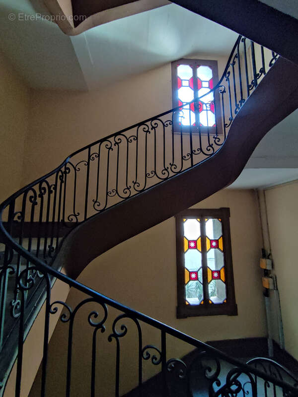 Appartement bourgeois 5 pièces àrénover de 139 m2 centre ville de Sète - photo 14