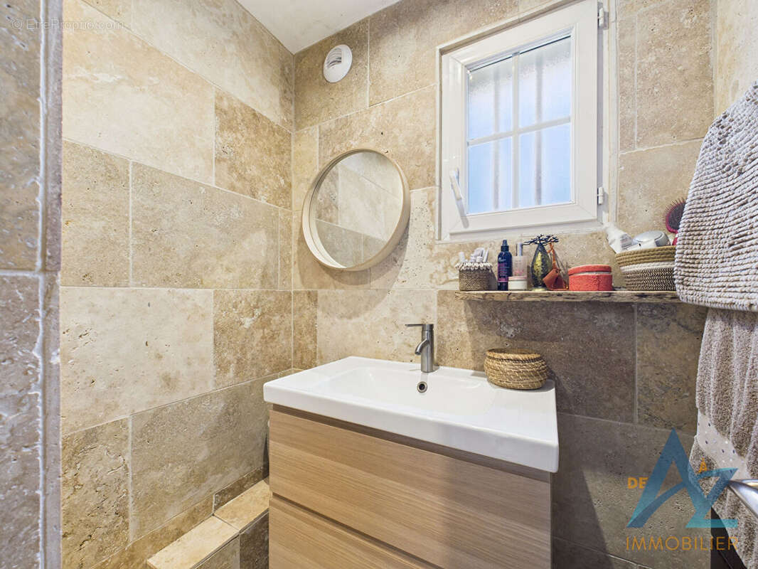 Maison à SAINT-OUEN-DU-MESNIL-OGER