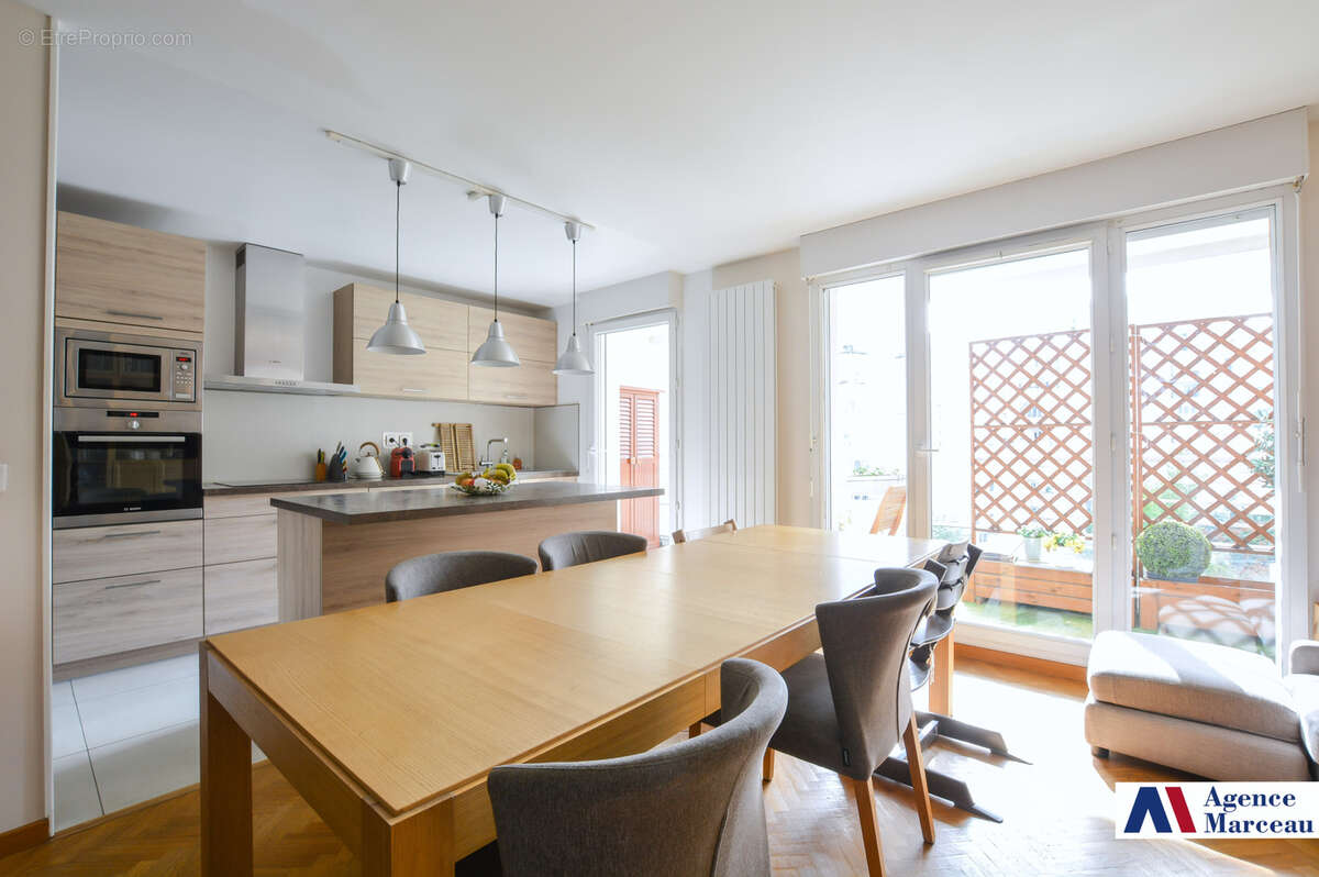 Appartement à COURBEVOIE