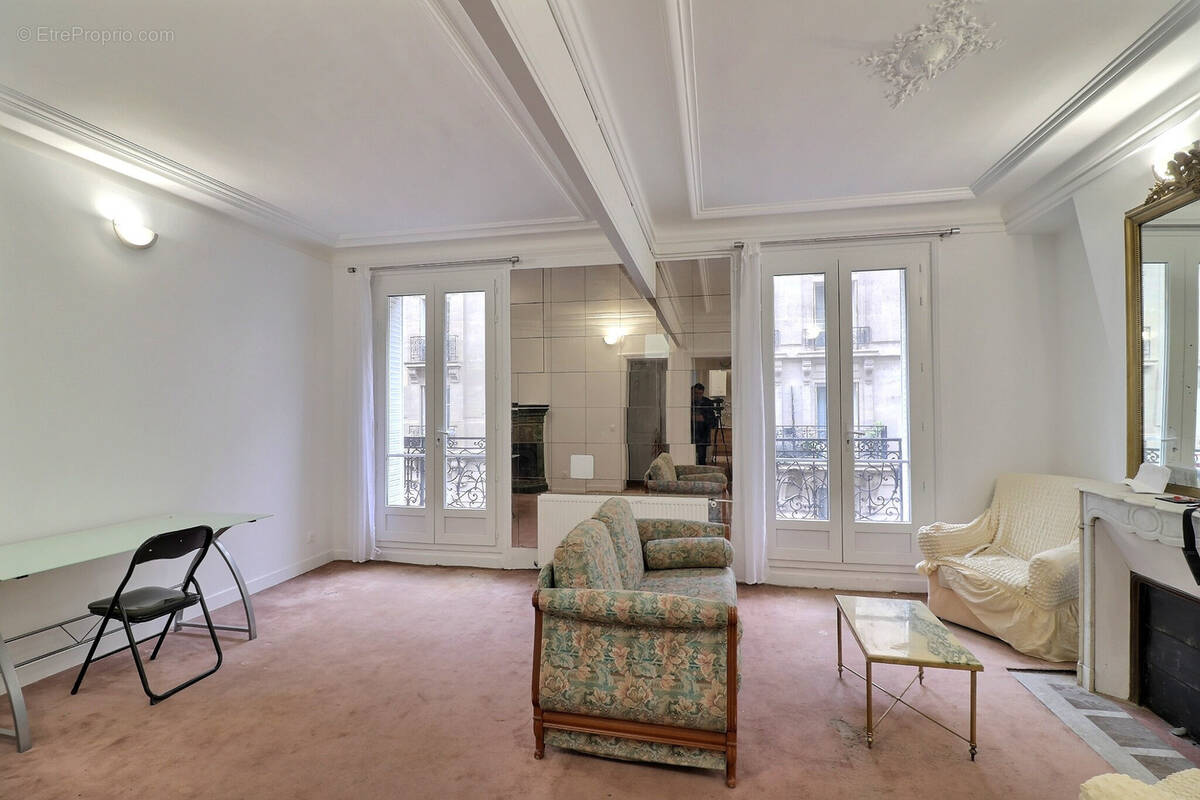 Appartement à PARIS-14E