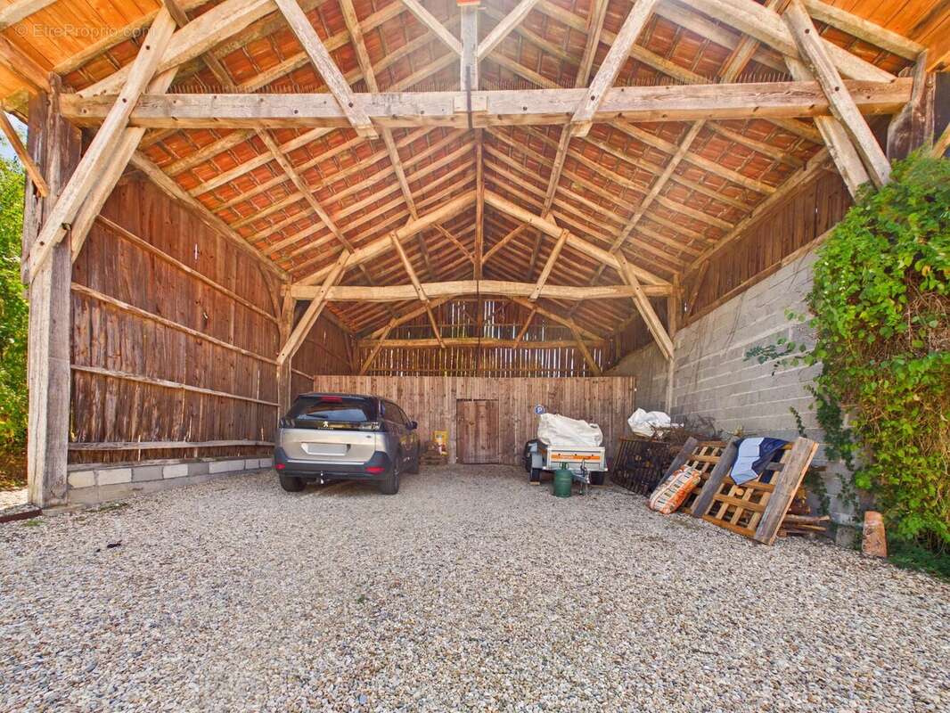 Fabuleuse maison en pierre avec piscine et joli jardin - photo 18