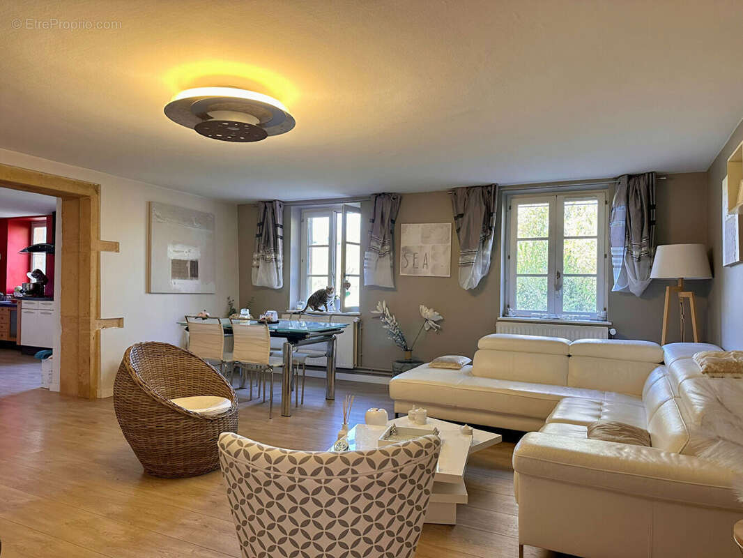 Maison à POUILLY-LE-MONIAL