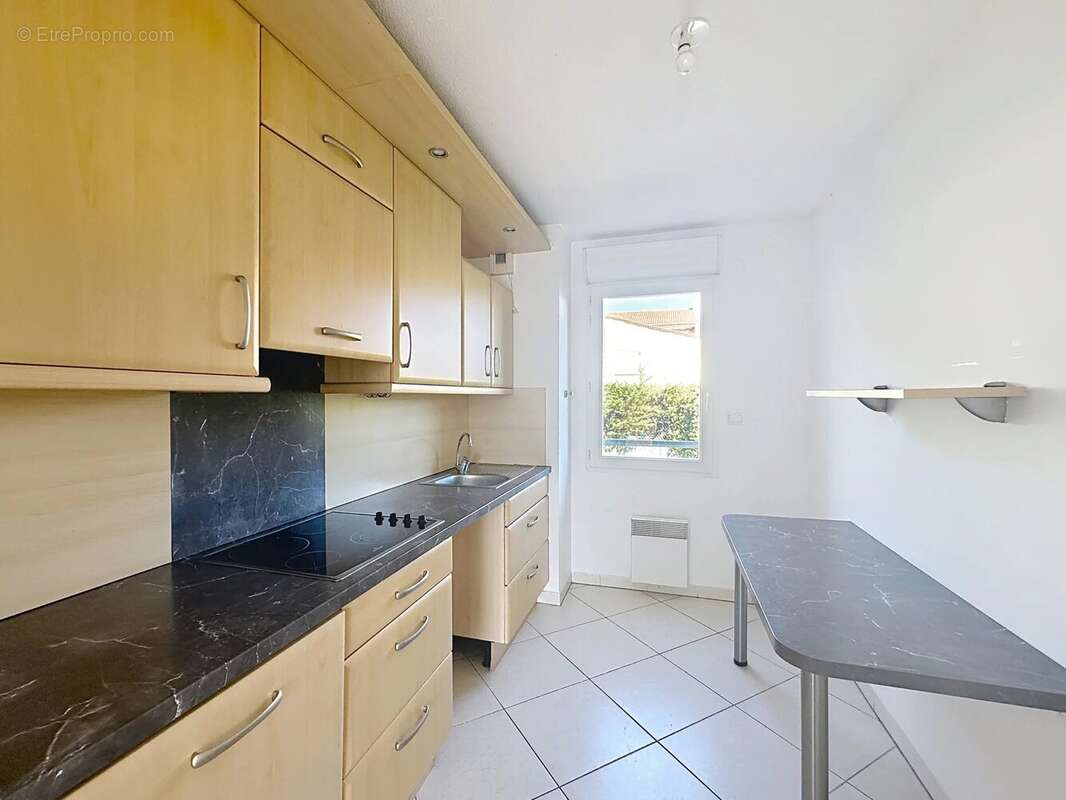 Appartement à SAINT-LAURENT-DU-VAR