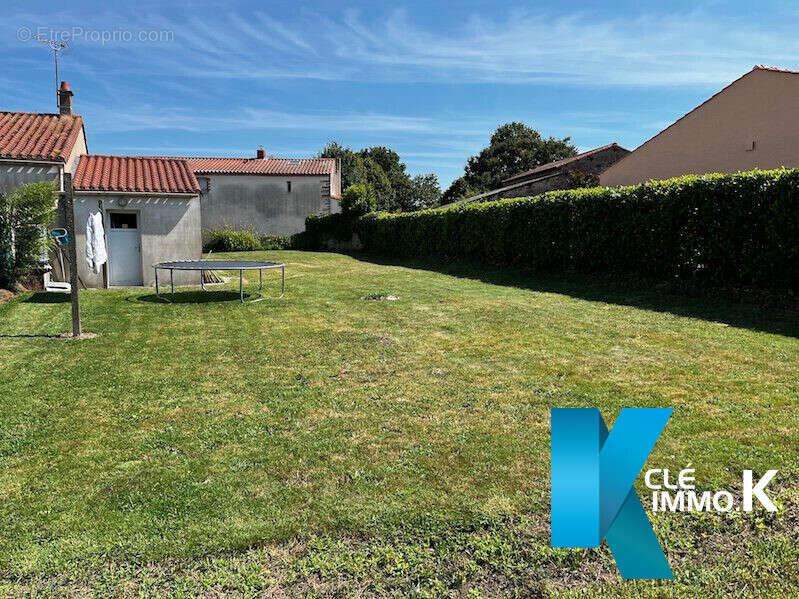 Maison à LES BROUZILS