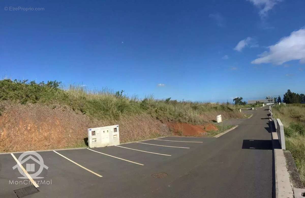 Terrain à LA POSSESSION