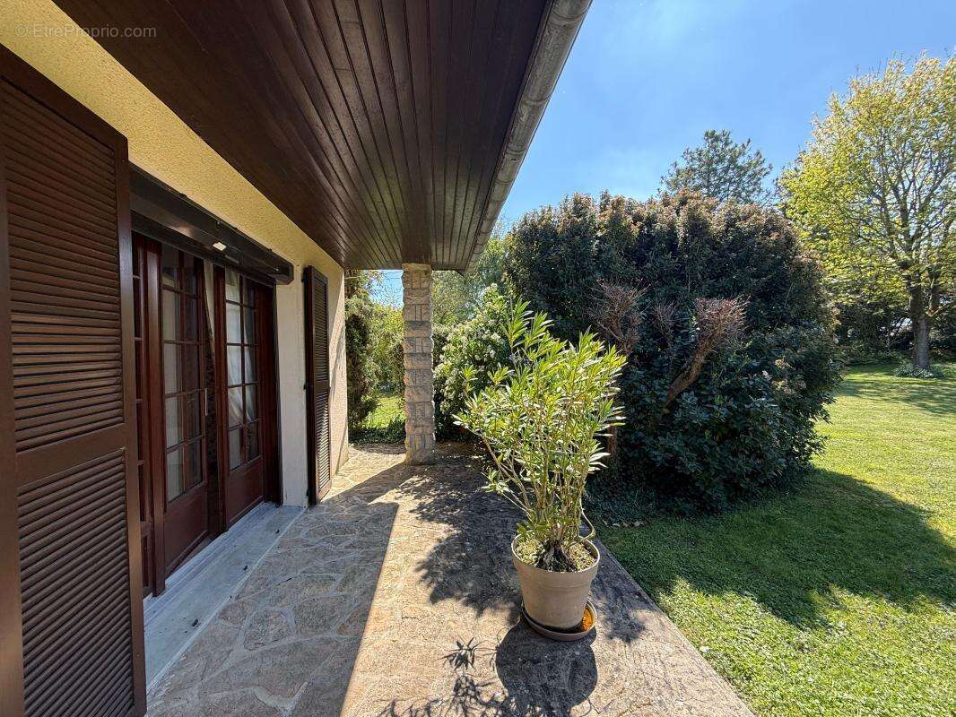 Maison À Vendre 153m2 avec Sous-sol et Jardin - photo 12