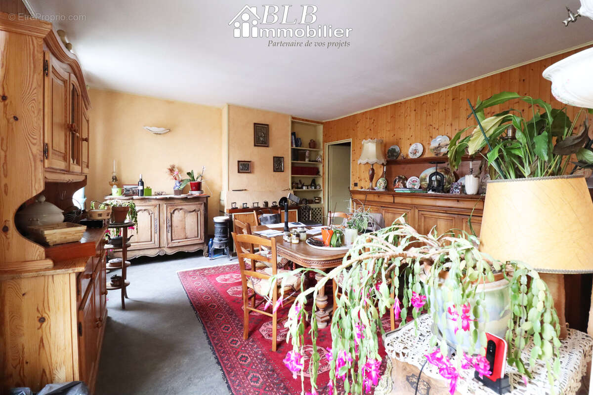 Appartement à LE PERRAY-EN-YVELINES