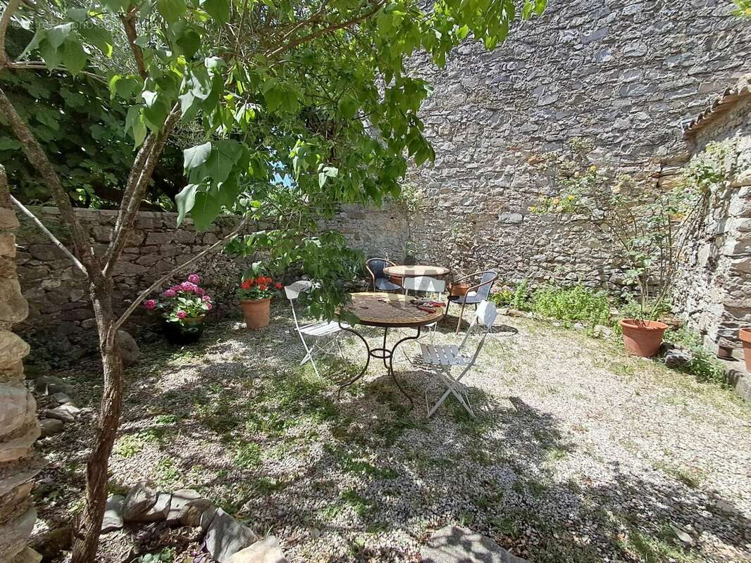 Maison à DURFORT-ET-SAINT-MARTIN-DE-SOSSENAC