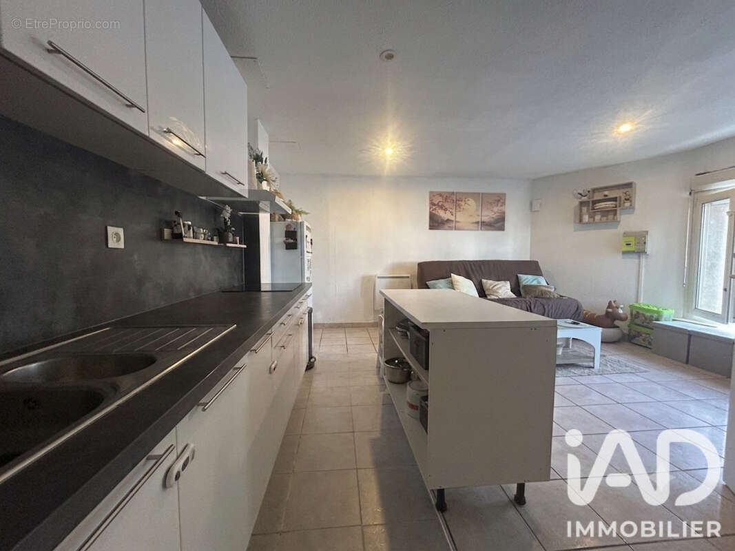 Appartement 49 m² à Saint-Laurent-De-La-Salanque  - photo 3