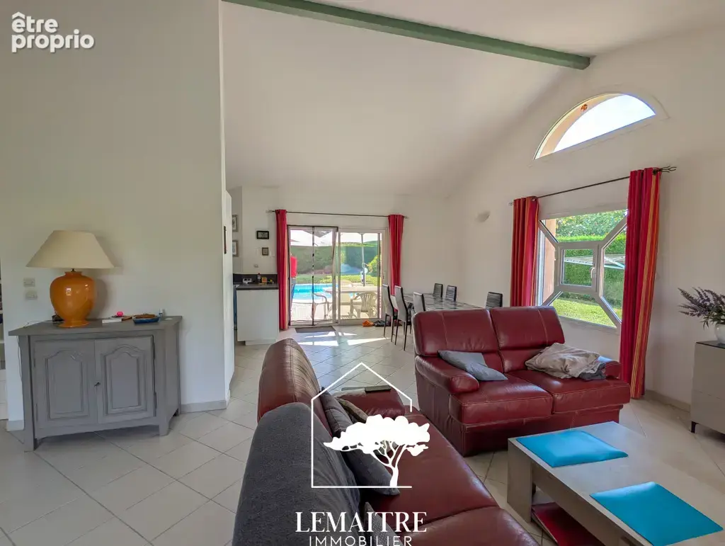 Maison de plain-pied avec piscine   4 chambres   grand terrain de 1 456 m2 - photo 20