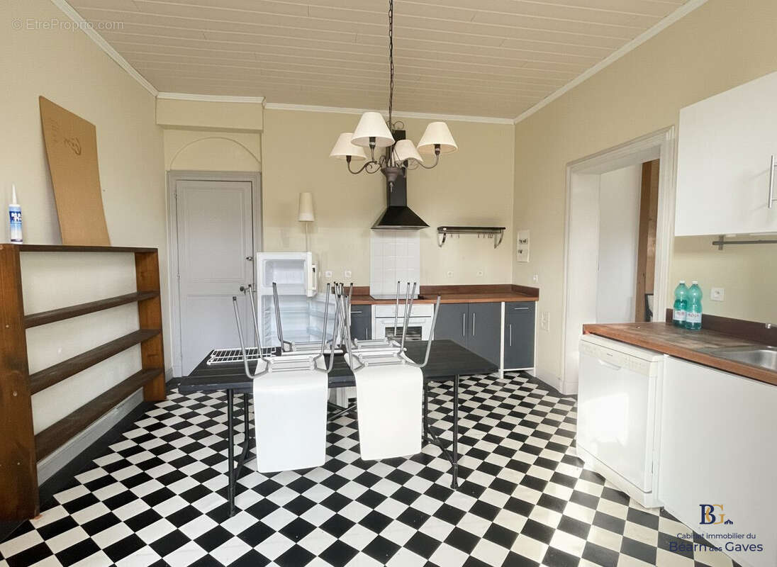 Appartement 81 m² à Salies-De-Bearn  - photo 3