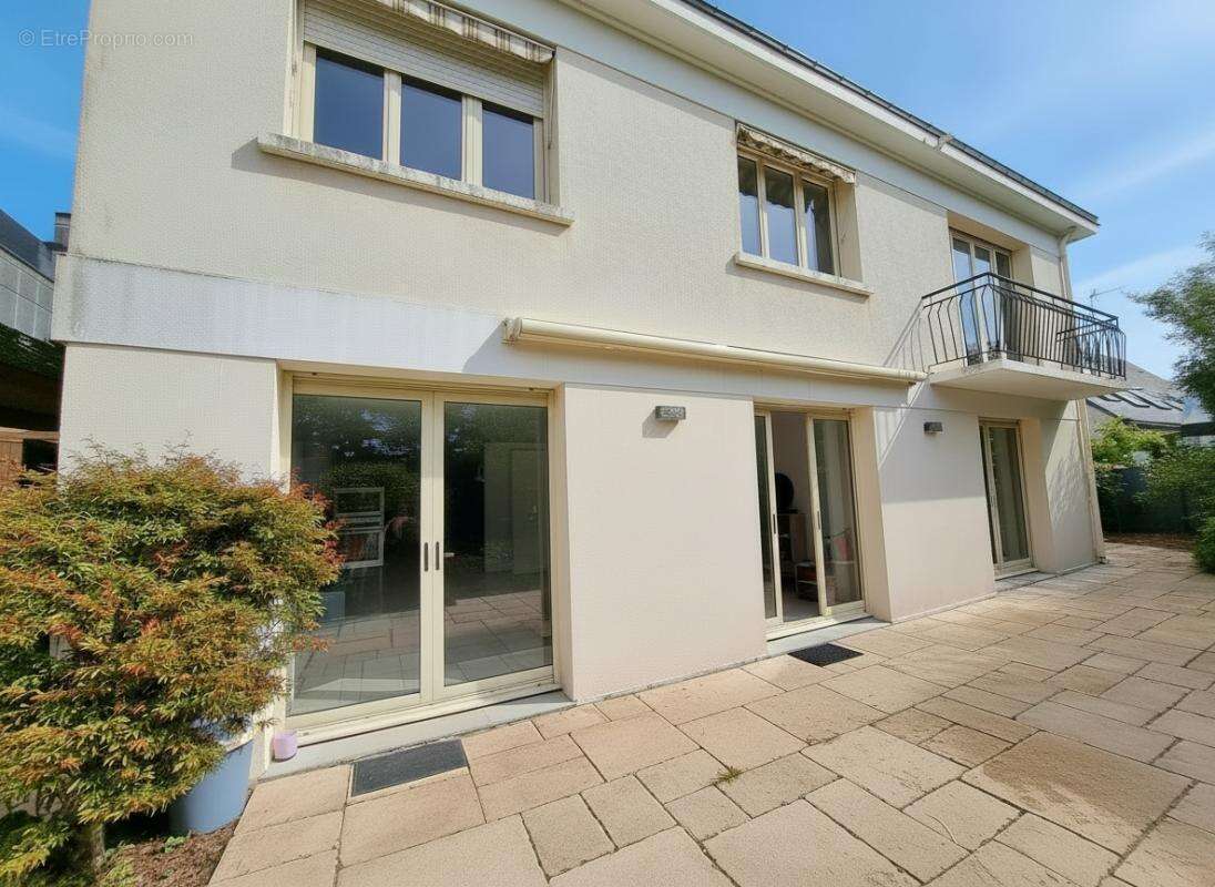 Maison familiale lumineuse avec jardin et garage -  Angers Saint-Léonard ? 192 m² - photo 8