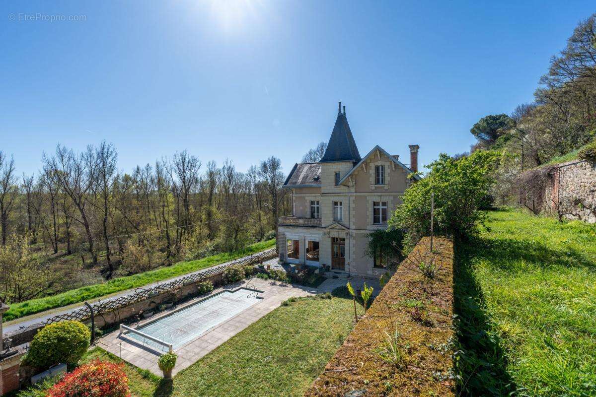 Maison à SAINT-ETIENNE-DE-CHIGNY