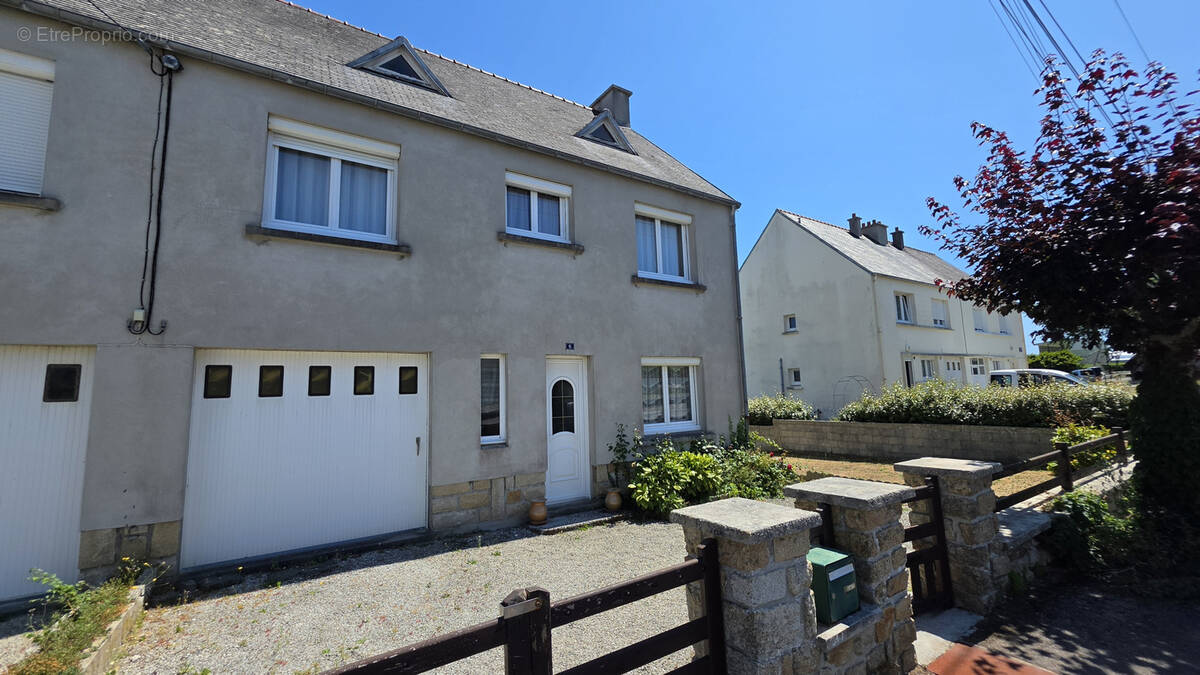 Maison à CAMARET-SUR-MER