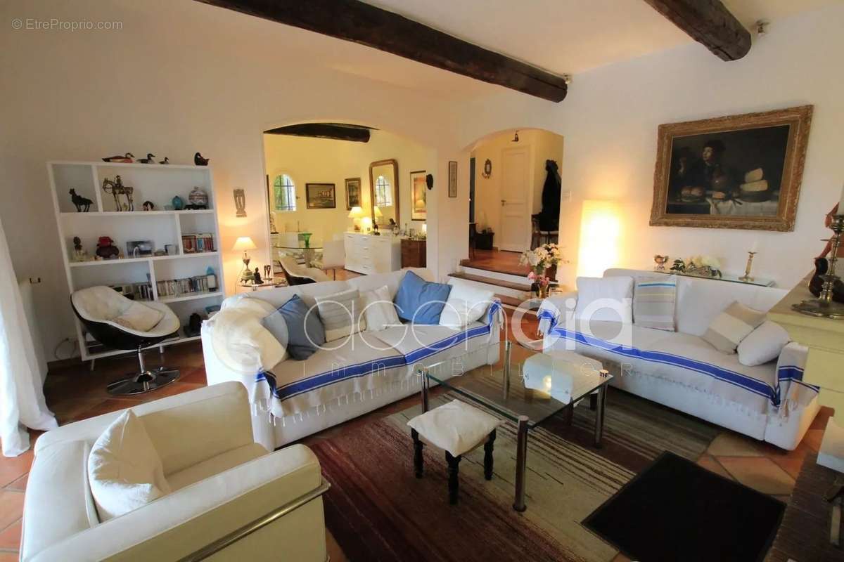 Maison à PEYMEINADE