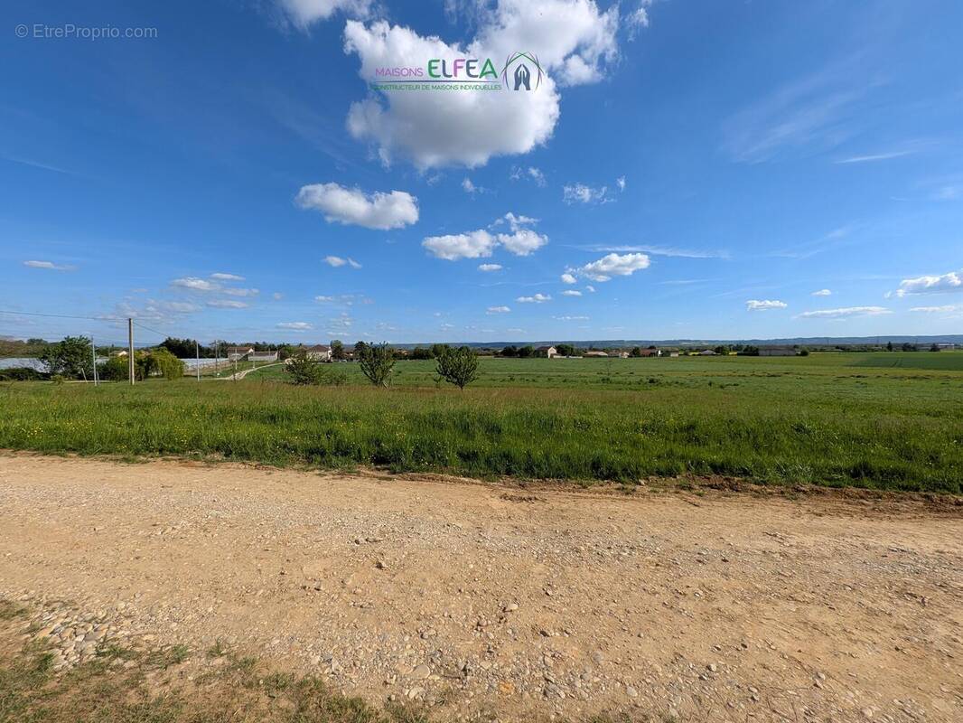 n°1 - Terrain à PACT