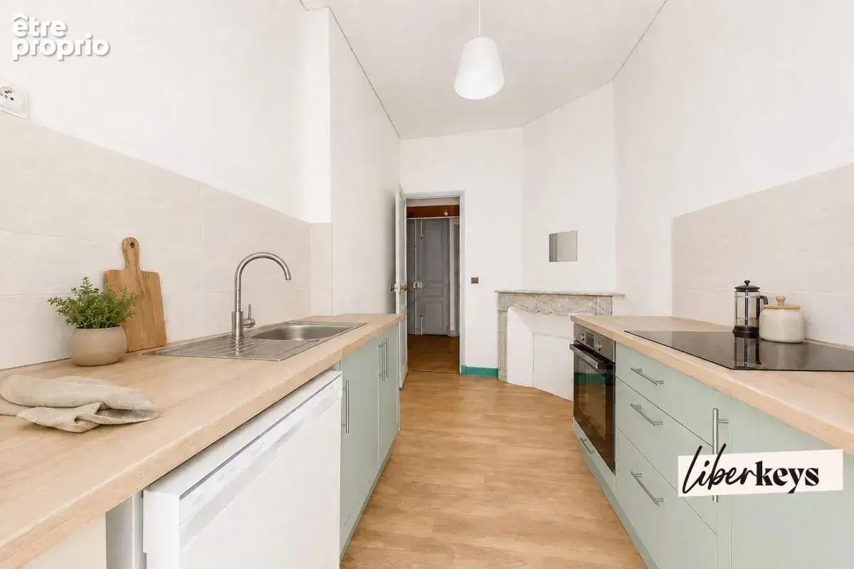 Marseille 1er – 70 m² lumineux, 2 chambres, à deux pas du Vieux-Port - photo 5